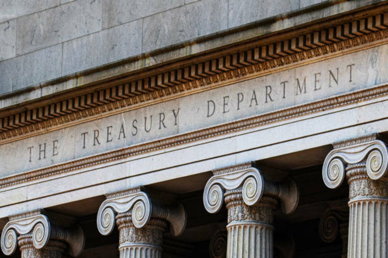10-year-treasury-heading-to-5%-vs.-the-stock-market-in-2026
