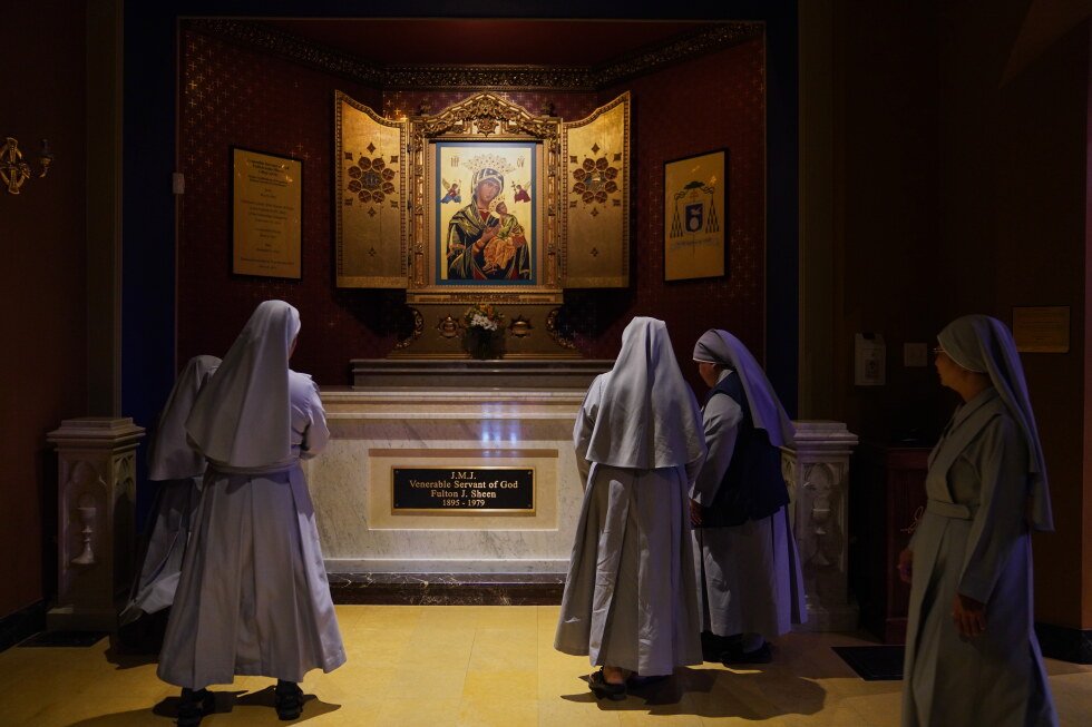 hometown-of-tv-priest-fulton-sheen-eagerly-prepares-for-his-beatification