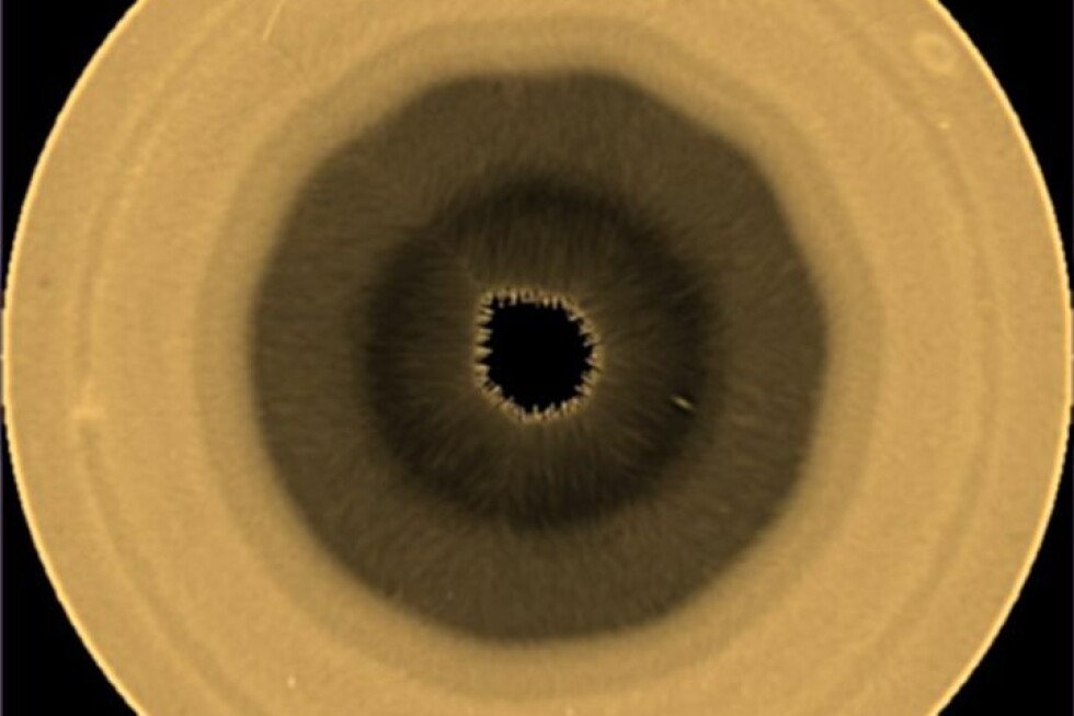 scientists-find-a-churning-decagon-over-saturn’s-south-pole