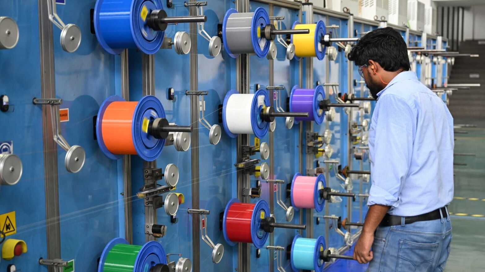 inside-india-newsletter:-india’s-economic-growth-is-smashing-forecasts,-but-its-biggest-stocks-aren’t-feeling-the-love