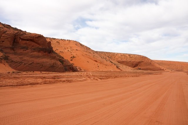 southeastern-arizona-gold-silver-explorer-extends-contention-strike-255m-to-over-1,250m