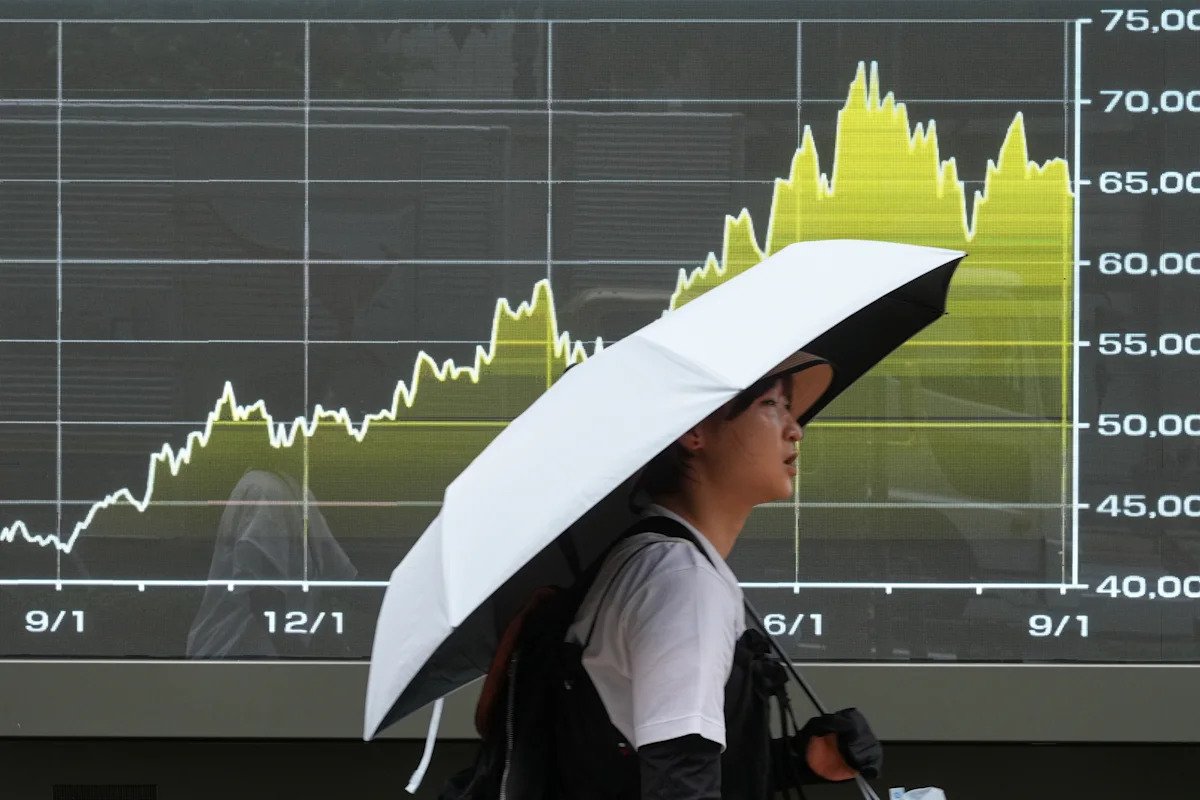 asian-shares-are-mixed-as-chipmaker-shares-rally-in-tokyo-and-seoul