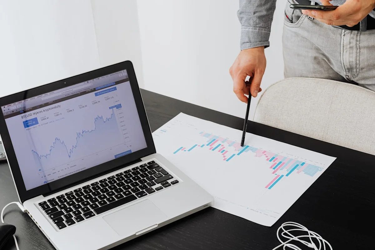 sirius-xm-(siri)-stock:-deutsche-bank-sees-big-upside,-but-risks-remain