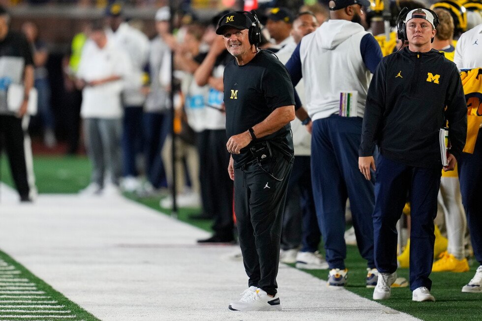 2-big-ten-coaches-were-surprised-the-stadium-clock-was-not-official-clock-in-wild-michigan-win