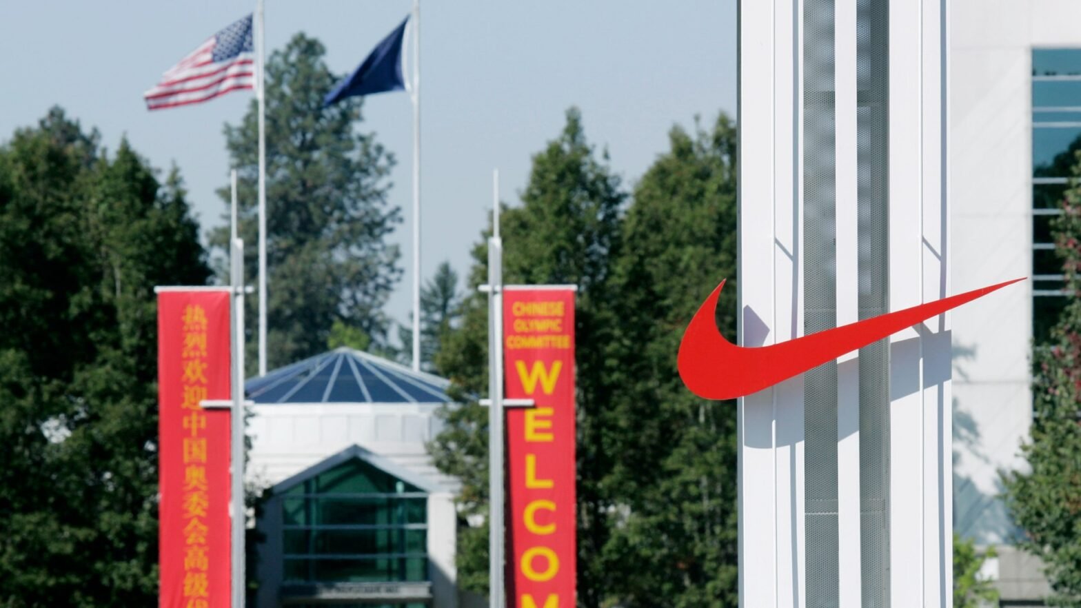 nike-falls-out-of-s&p-100-as-shares-tumble-39%-this-year