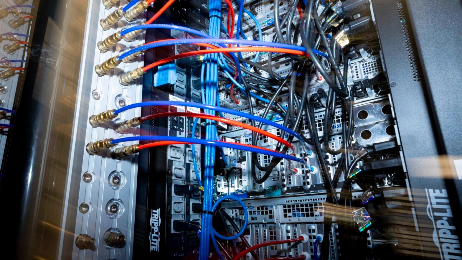 these-dividend-stocks-could-catch-a-tailwind-from-data-center-pushback