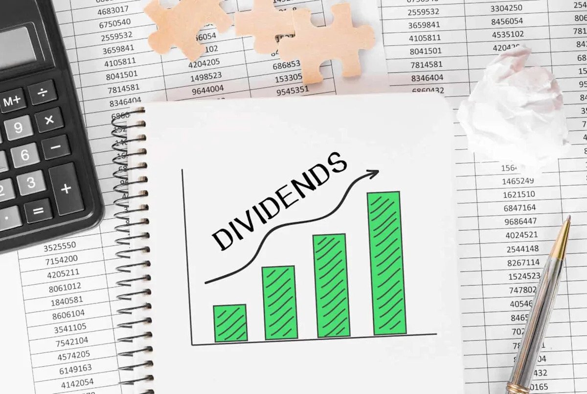 the-s&p-500-trades-at-25x-earnings.-this-dividend-etf-is-beating-it-with-stocks-trading-at-much-lower-valuations