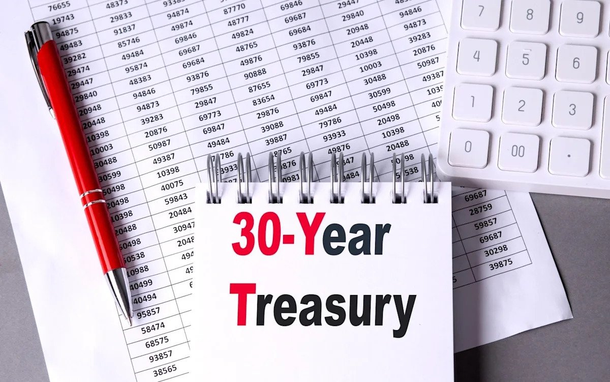 jim-cramer-flips-the-script:-why-older-investors-should-ditch-growth-stocks-for-30-year-treasuries
