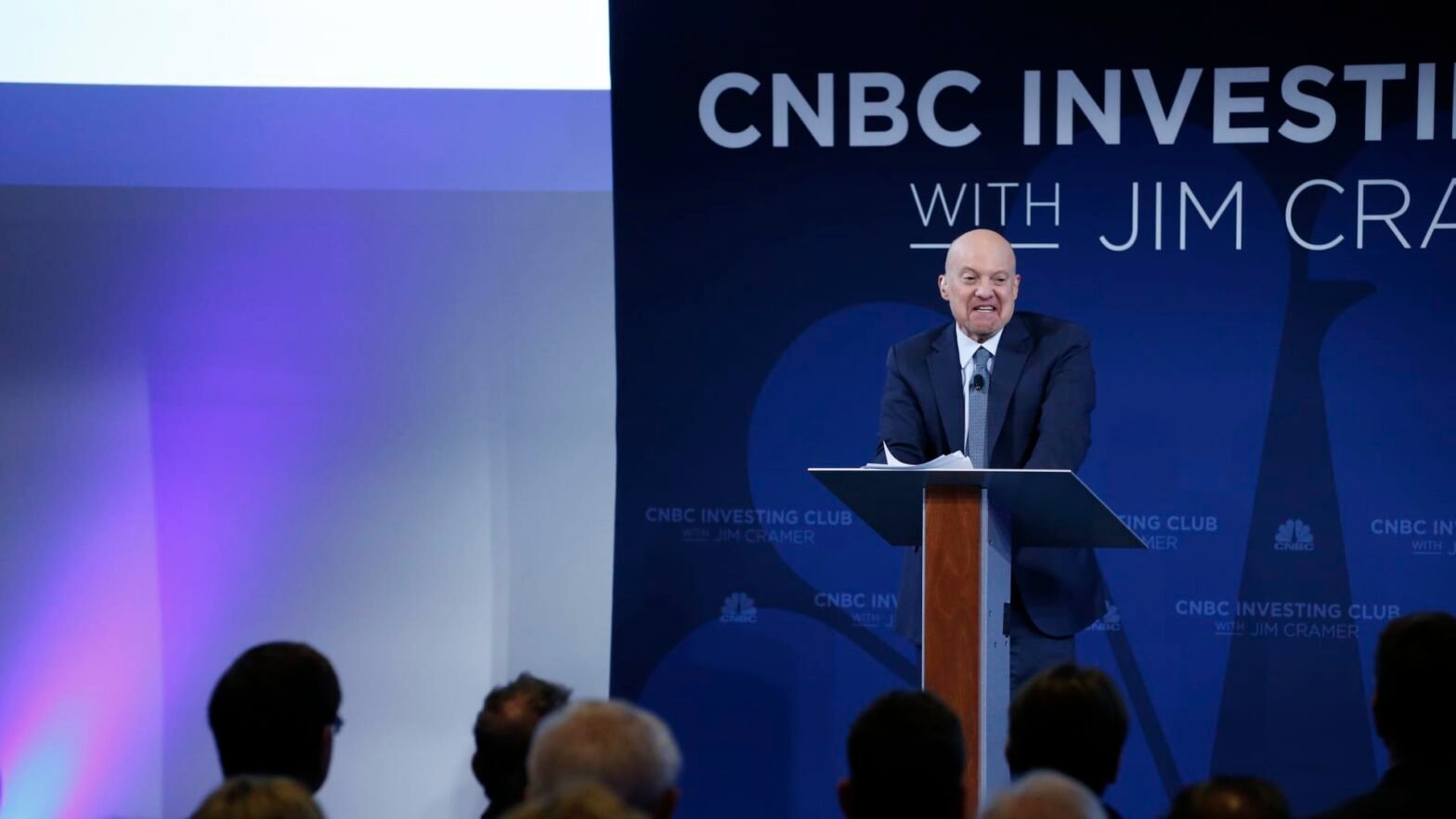 ripped-from-the-headlines-—-jim-cramer-looks-at-how-not-to-get-scared-out-of-the-stock-market
