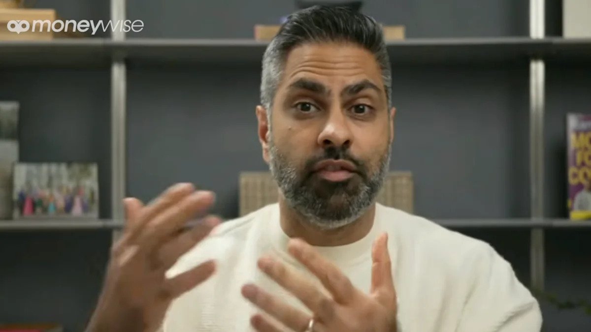 ramit-sethi’s-first-scholarship-was-$2k-and-he-put-it-in-the-stock-market.-here’s-the-simple-lesson-he-learned