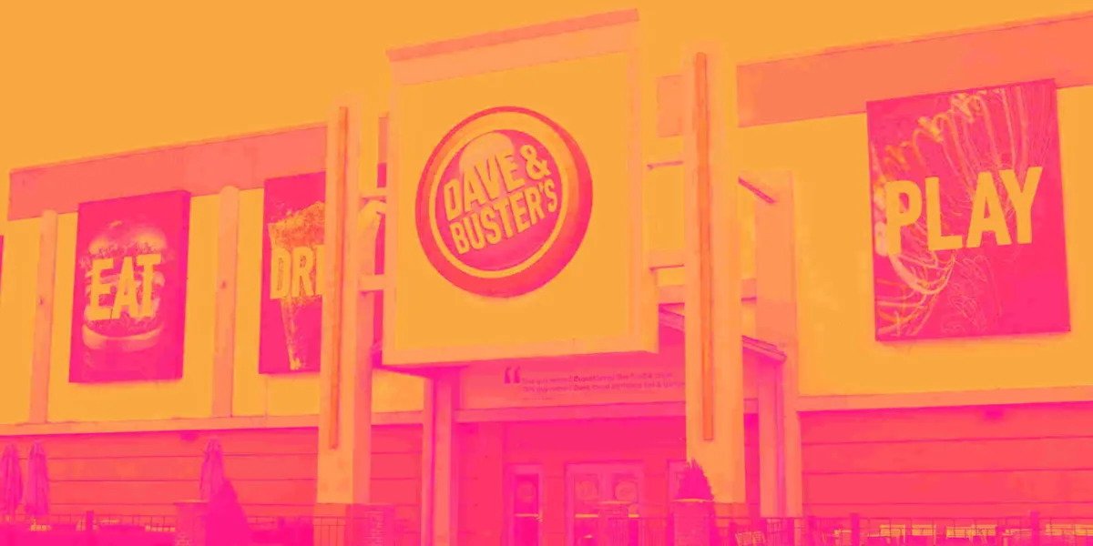 why-dave-&-buster’s-(play)-stock-is-nosediving