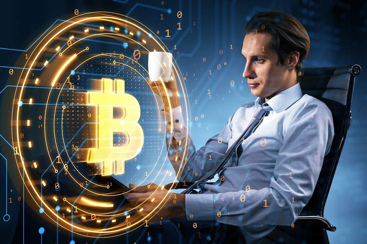 crypto-stocks-rise-despite-failed-clarity-act-vote:-coinbase,-strategy,-and-robinhood-tick-up