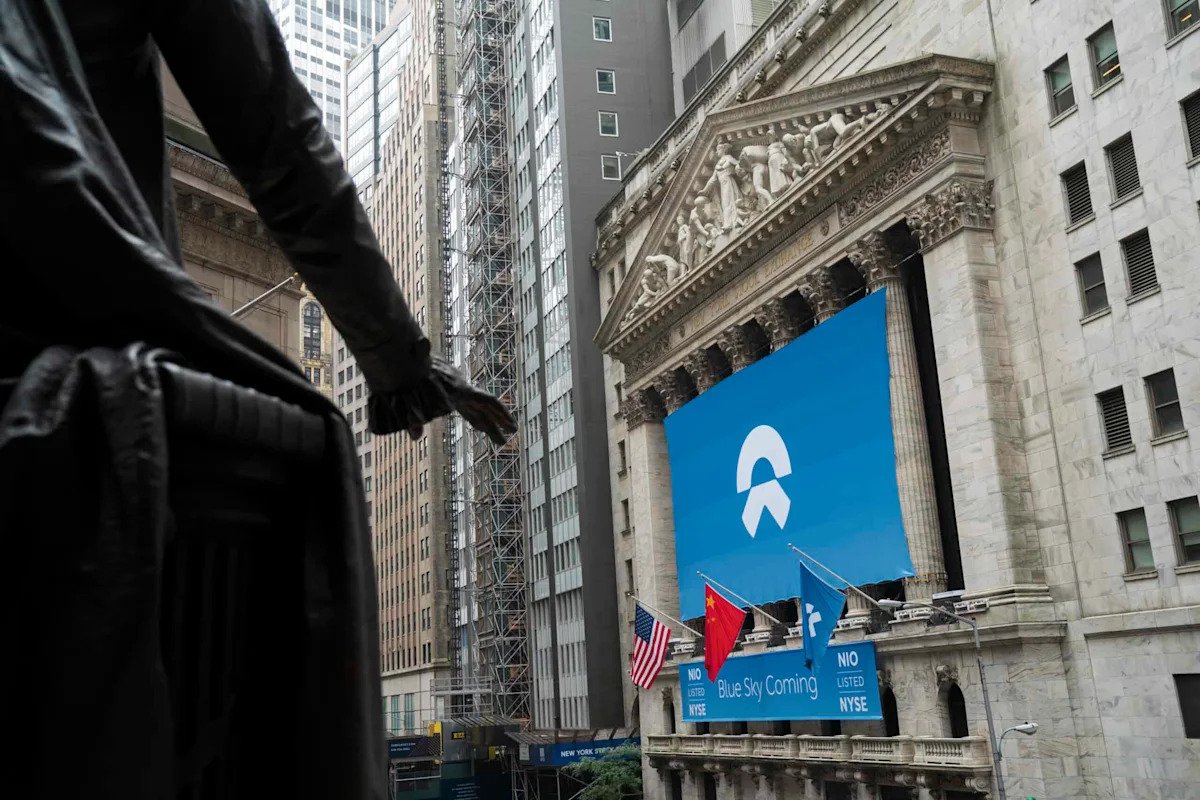 nio-just-dropped-20%-in-a-month.-is-it-time-to-sell?
