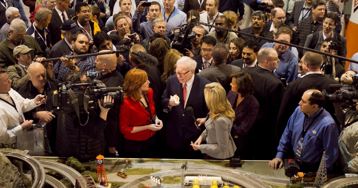 even-as-trading-and-markets-moved-faster,-warren-buffett-made-patience-profitable-and-cool