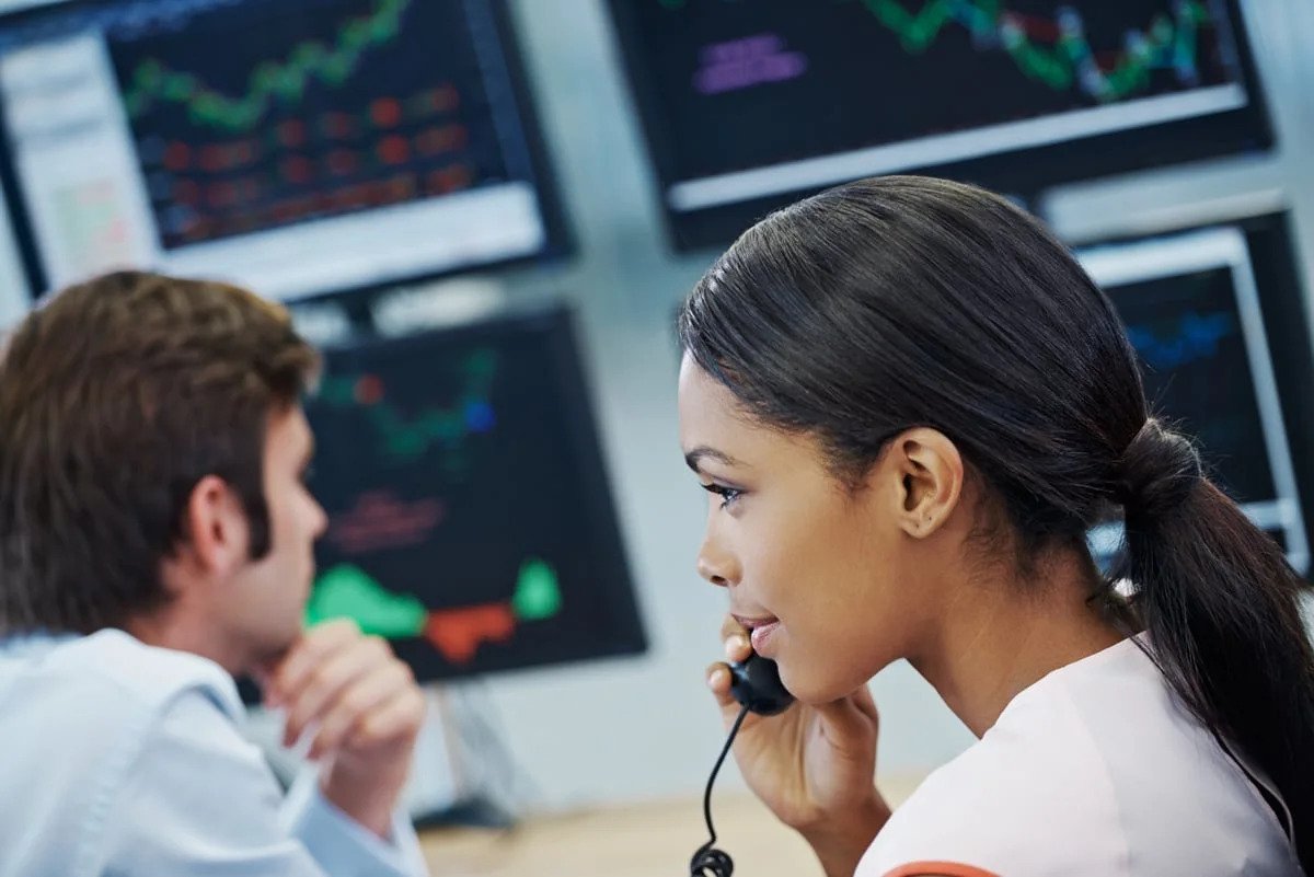if-there’s-just-1-move-all-investors-should-make-right-now,-history-says-it’s-this