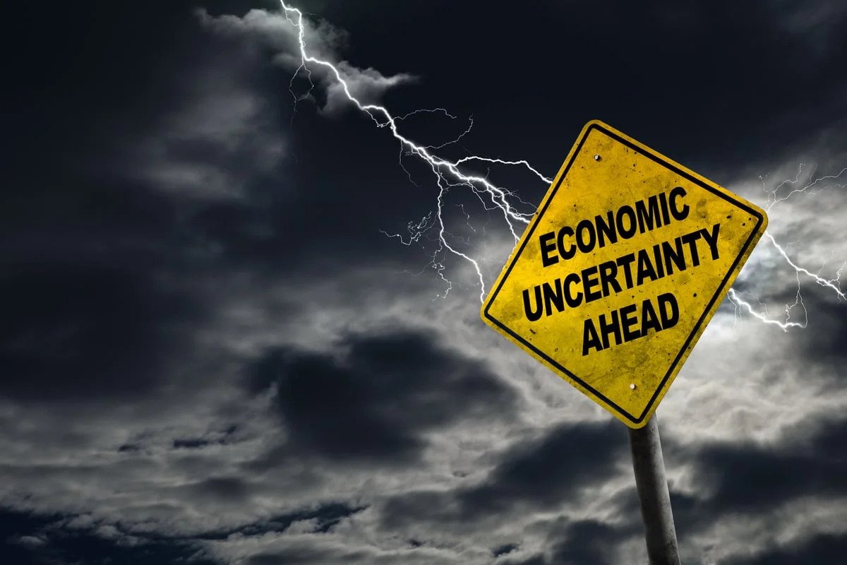 the-bond-market-is-rattled,-and-history-says-that-could-be-a-warning-signal-to-investors