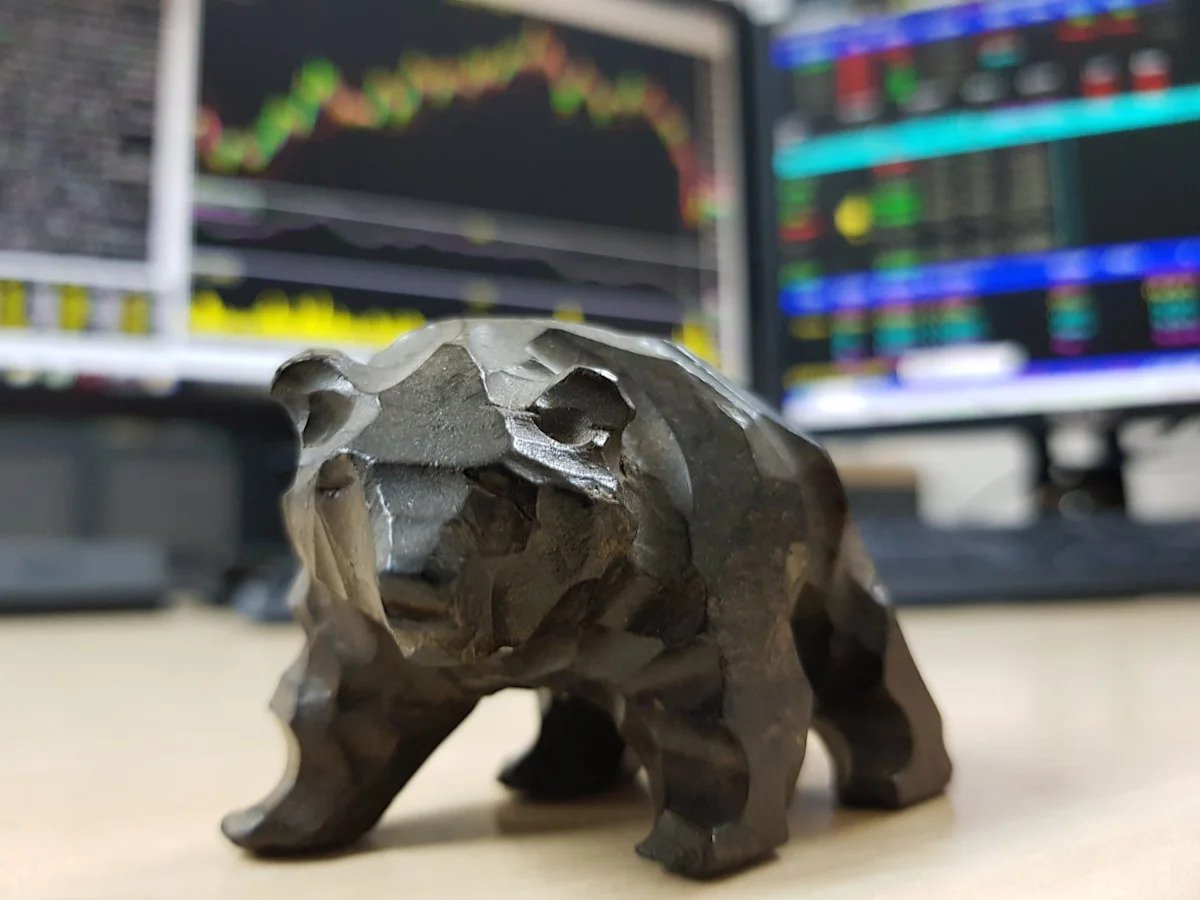 what-history-tells-us-when-markets-react-to-economic-alarm-bells
