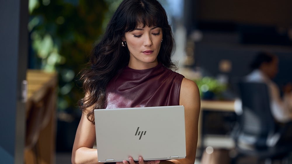 hp-stock-drops-after-pc-maker-forecasts-industry-sales-decline