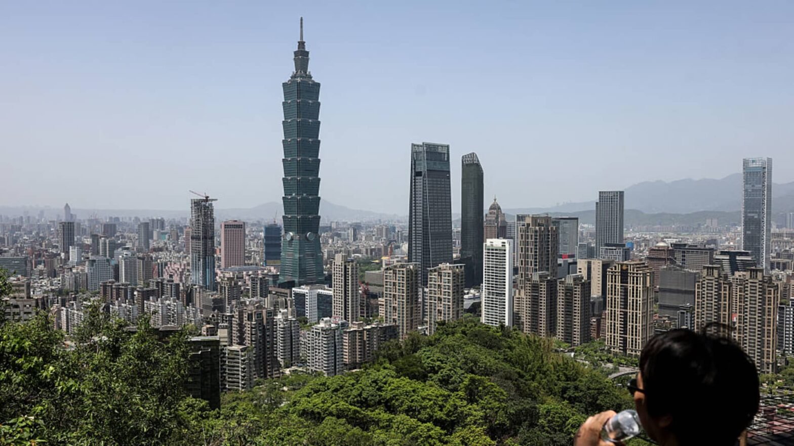 taiwan-benchmark-taiex-rises-to-record-intraday-high-as-tech-stocks-advance