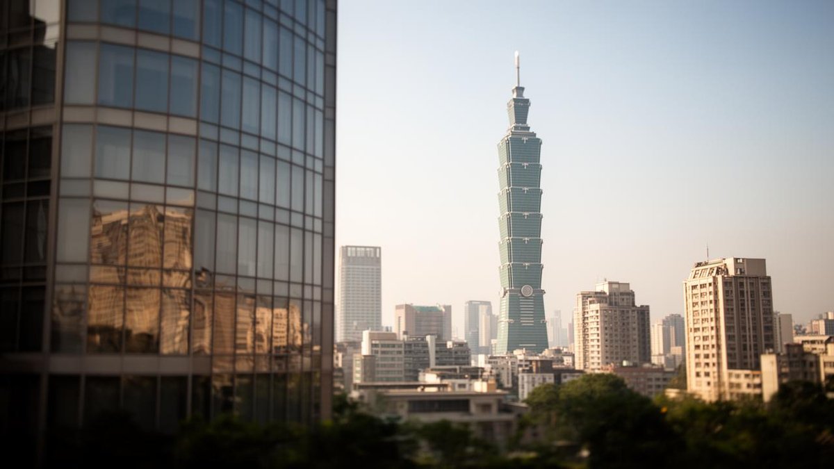 tsmc-reclaims-nt$2,500-as-taiwan-stock-market-surges-over-500-points-in-early-trading,-retesting-48,000-level