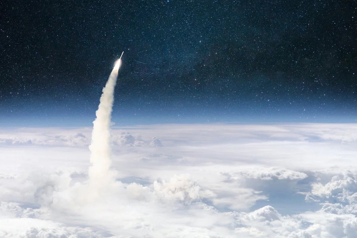 if-the-market-crashes,-this-is-the-1-space-stock-i-can’t-wait-to-buy