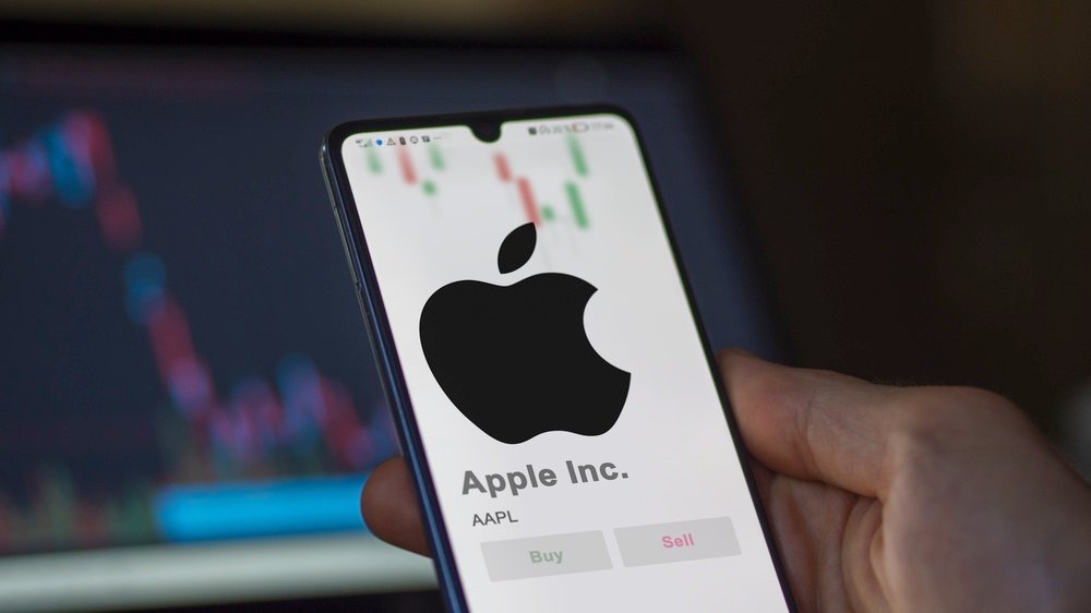 about-that-apple-qualcomm-news:-8-key-items-shaping-the-stock-market-thursday
