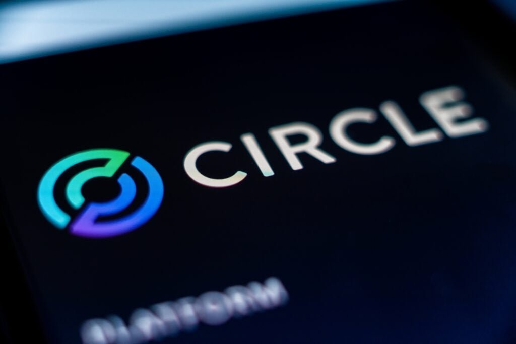 circle-stock-eyes-comeback-past-$100-as-arc-l1,-usdc,-and-bond-yields-jump