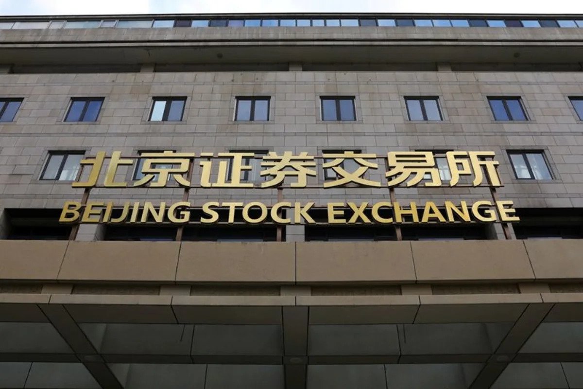 china-stocks-edge-up-on-policy-support-pledge