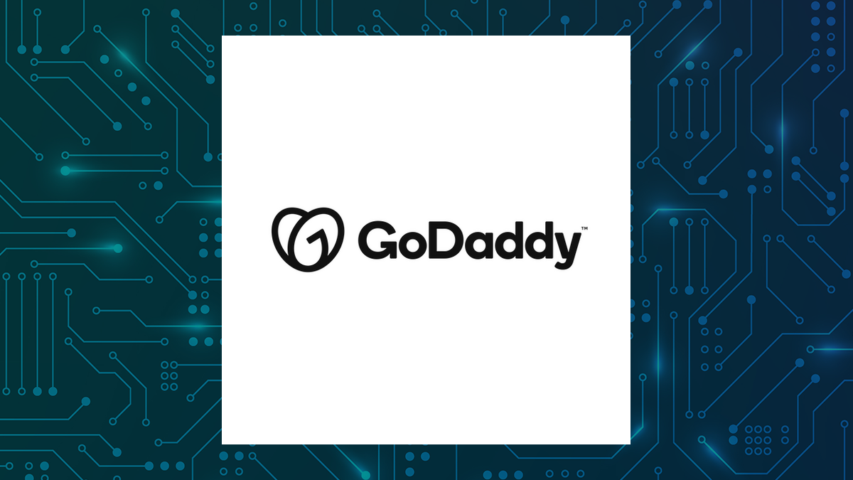 godaddy-(nyse:gddy)-stock-breaks-below-50-day-moving-average