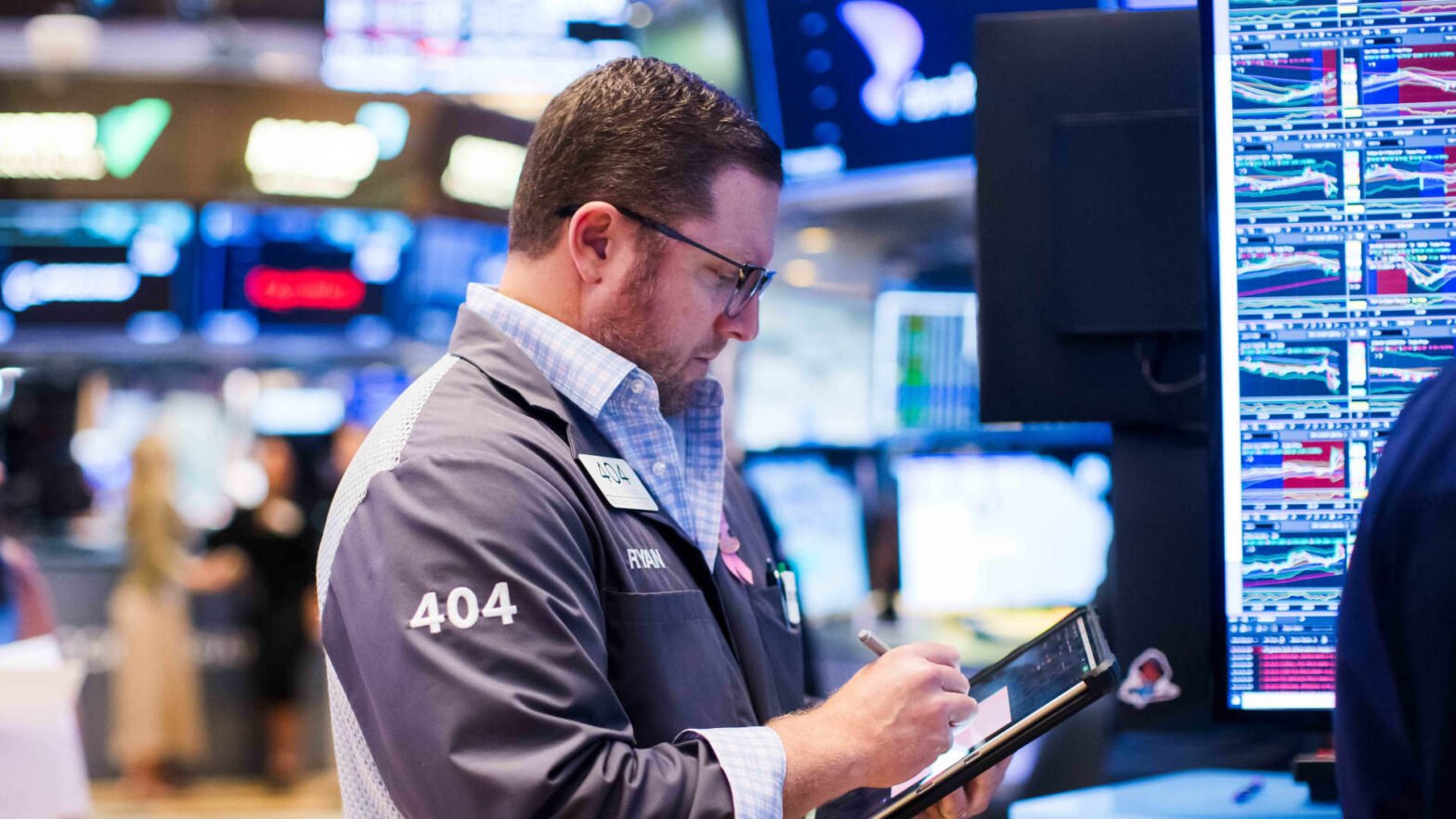 chart:-a-look-at-the-s&p-500’s-remarkable-and-defiant-trip-a-new-record
