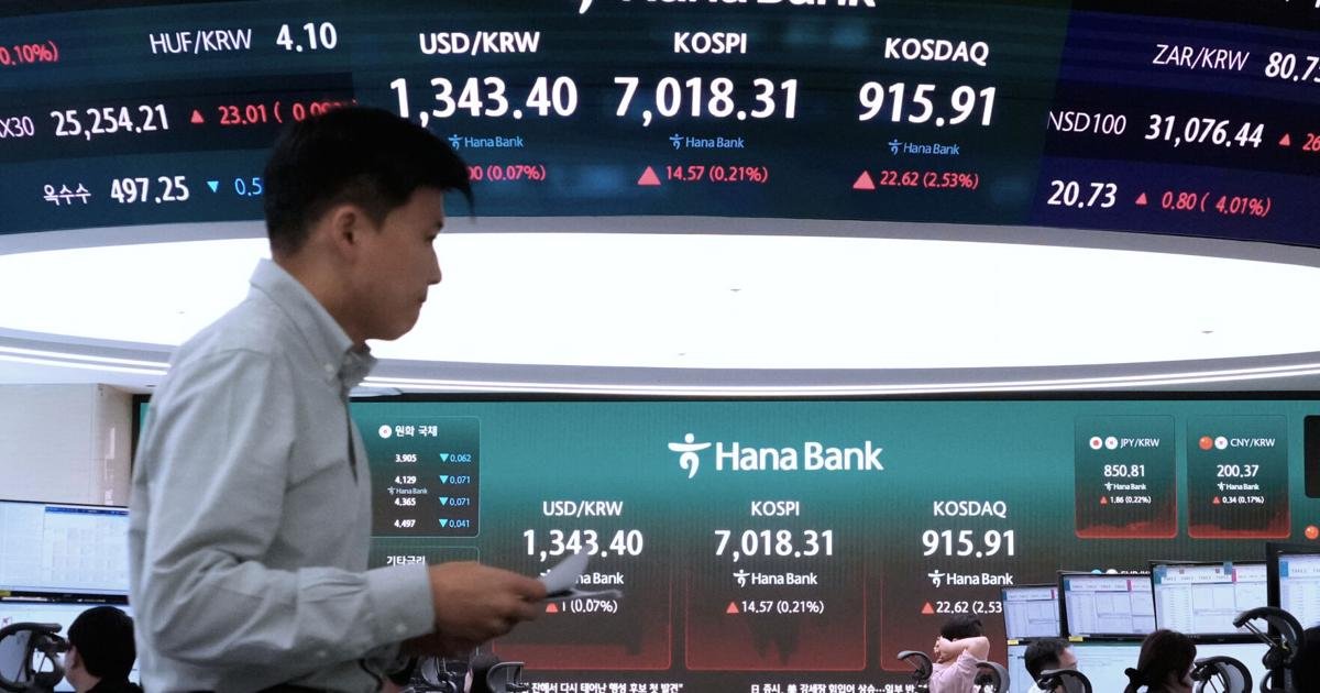 asian-stocks-mostly-fall-back-despite-latest-earnings-driven-rally-on-wall-street