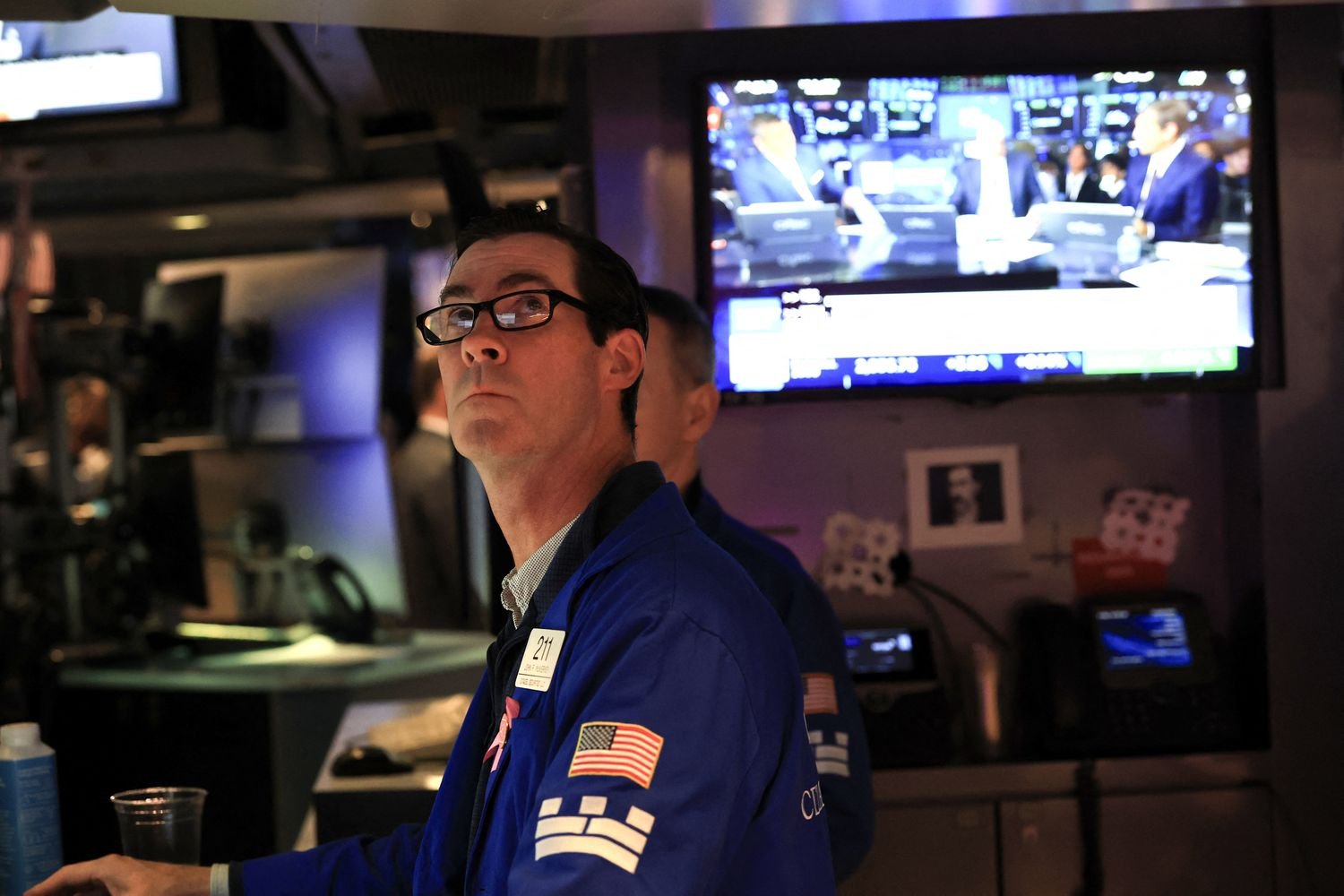 stock-market-today:-futures-slip-after-s&p-500,-nasdaq-close-at-records;-treasury-yields,-oil-prices-rise
