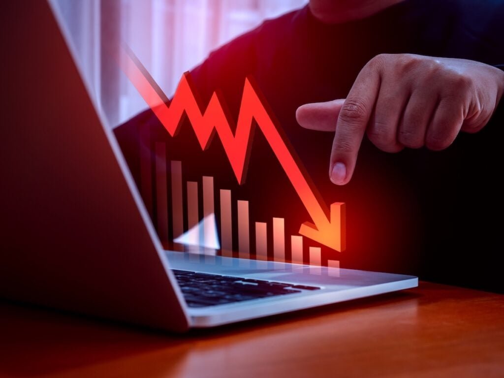 stock-market-today:-s&p-500-falls-as-bond-yields-keep-climbing-–-invesco-qqq-trust,-series-1-(nasdaq:qqq),…