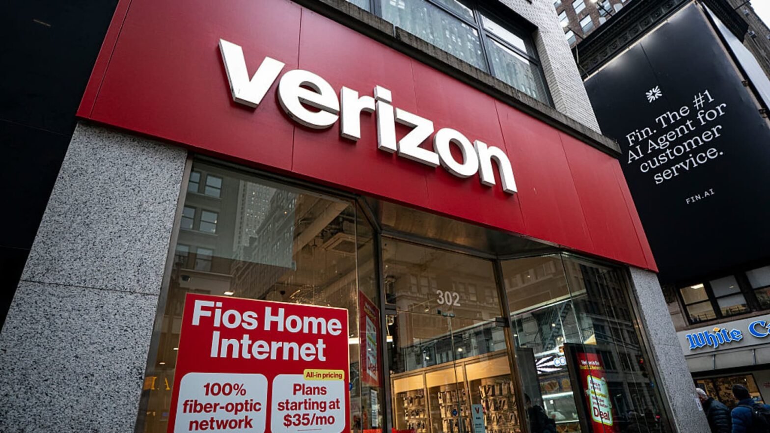 verizon-stock-heads-for-worst-day-since-2002-as-spacex-us.-network-plans-whack-telcos