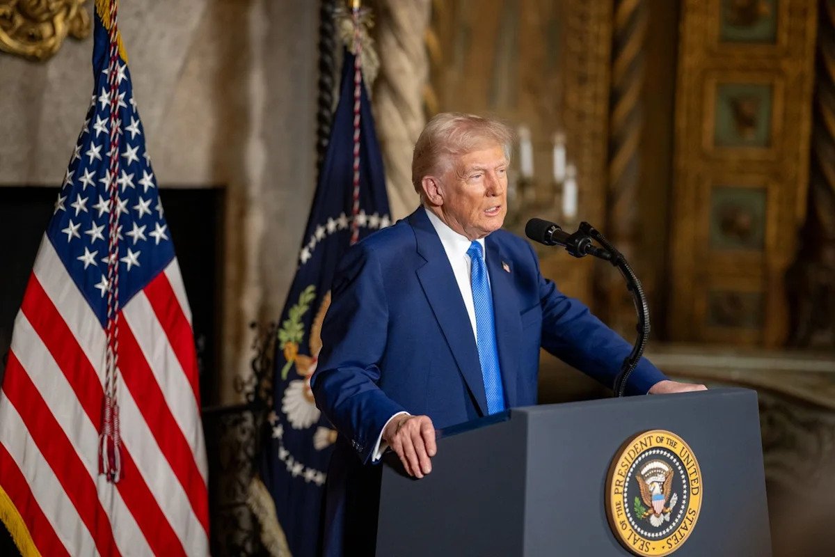the-stock-market-flashes-a-warning-as-investors-get-bad-news-about-president-trump’s-economy-history-says-this-will-happen-next.