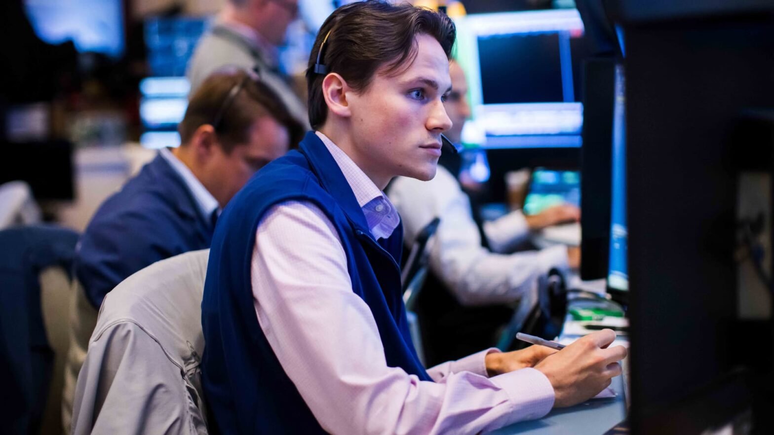 the-stock-market-is-at-a-critical-juncture.-wall-street-is-convinced-it-will-resolve-in-the-bulls’-favor