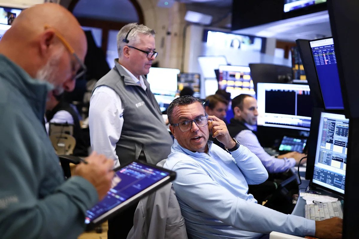 stock-market-today-(oct.-13,-2026):-nasdaq-edges-lower-as-banks-report-earnings