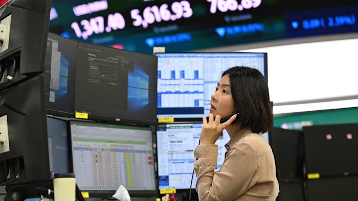 global-tech-sell-off-deepens-as-asian-markets-tumble