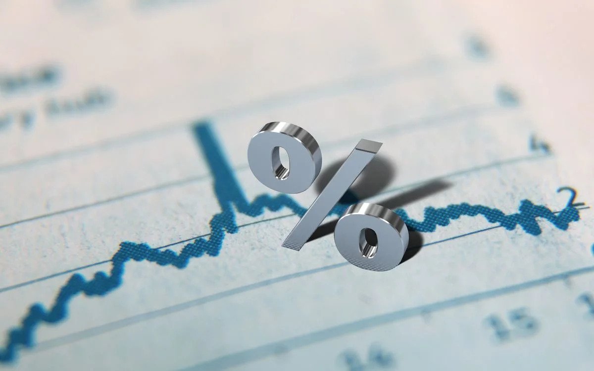 history-says-berkshire-hathaway-stock-holds-up-when-the-market-falls:-it-beat-the-s&p-500-in-11-of-13-down-years