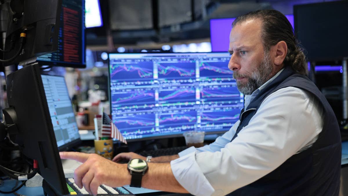 stock-market-today-(oct.-16,-2026):-dow-futures-edge-higher-as-tech-stocks-struggle