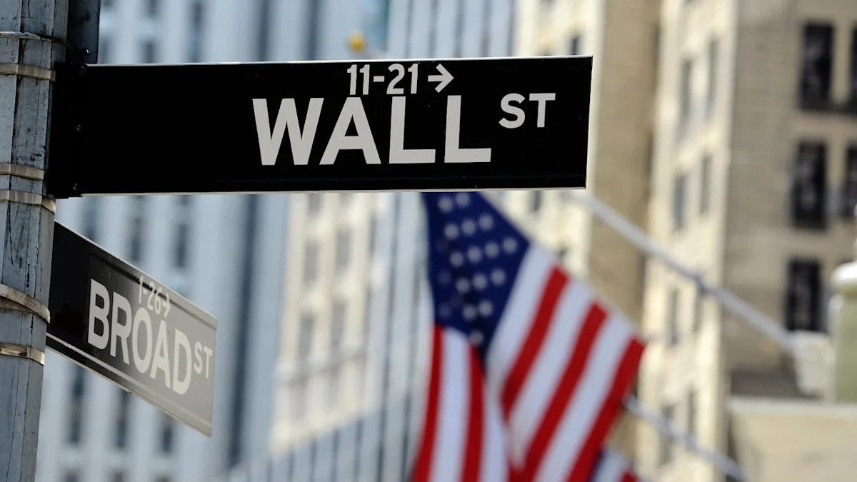 here-are-friday’s-top-wall-street-analyst-research-calls:-barrick-mining,-brinker-international,-constellation-energy,-equifax,-fox-corporation,-jpmorgan-chase,-klaviyo,-toll-brothers,-workday,-and-more