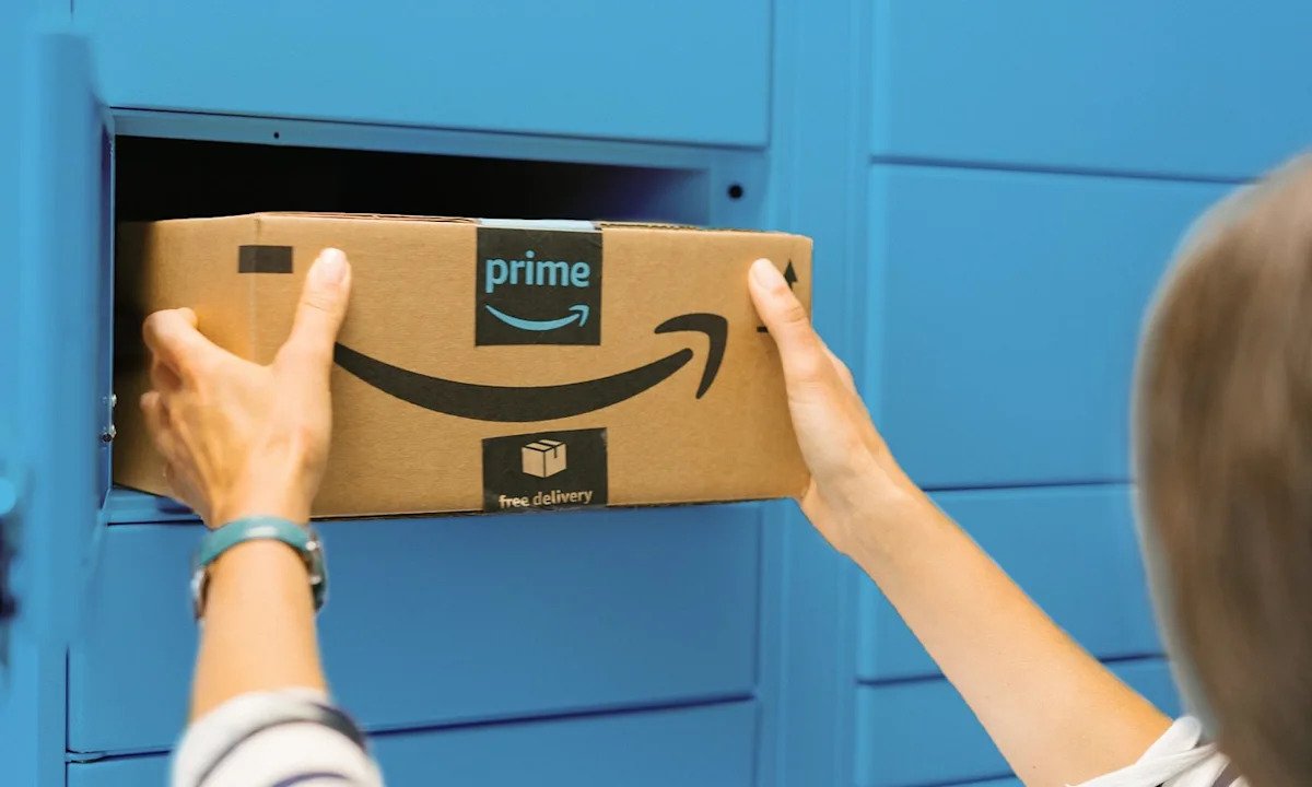 should-you-buy-amazon-stock-before-october-29?-history-has-a-clear-answer.