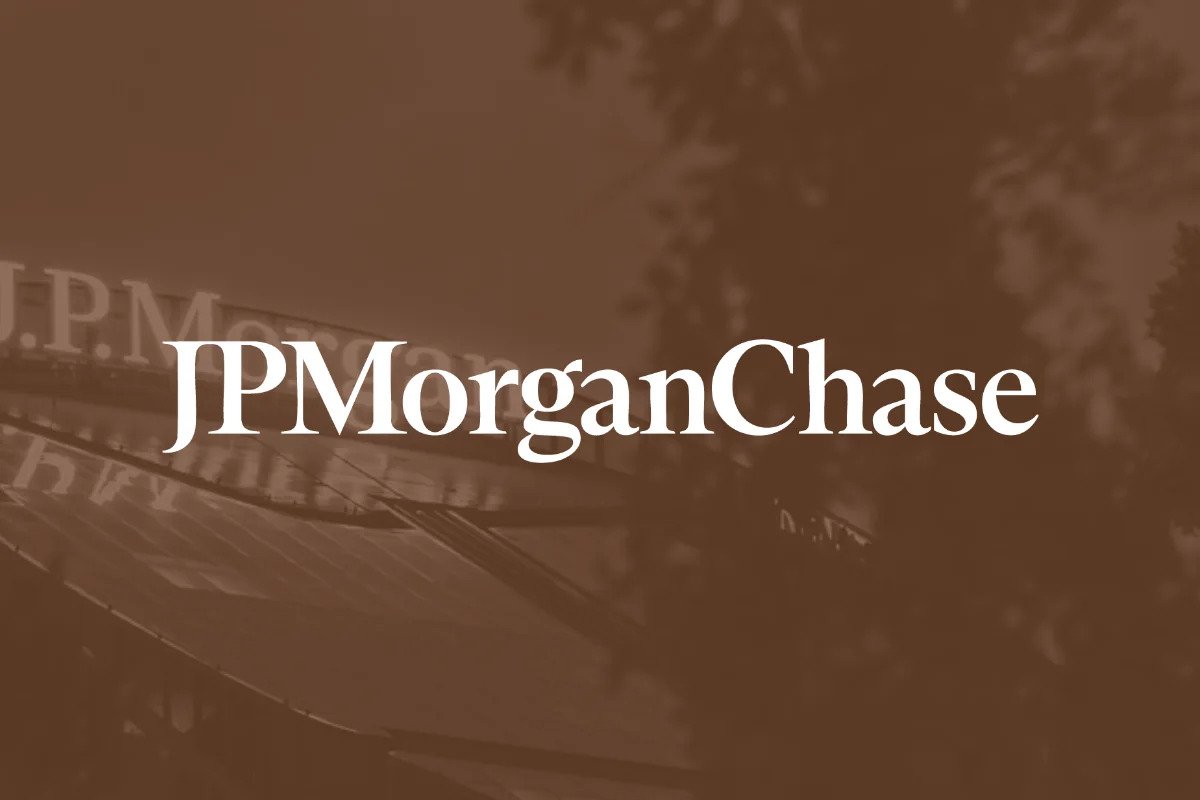 is-jpmorgan-chase-stock-a-buy-8%-below-its-record-high?