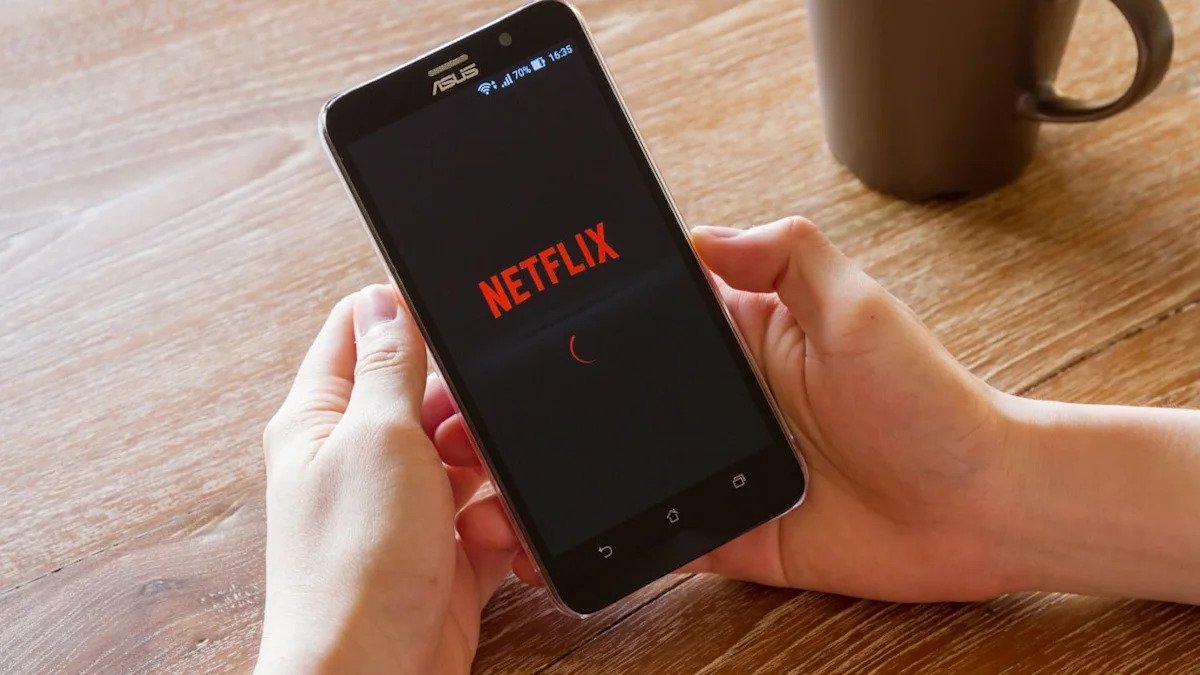 netflix-stock-has-been-on-a-roll-here’s-where-it-could-go-next.