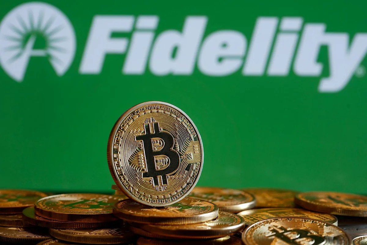 bitcoin’s-next-move-could-shake-stocks-and-metals:-bloomberg-strategist-warns-as-fidelity-sees-bull-run