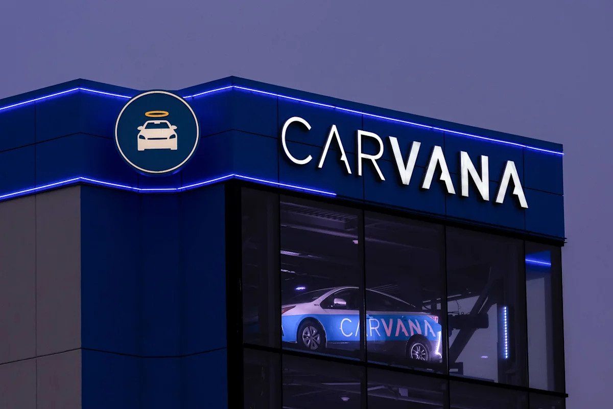carvana-is-winning-customers,-but-faces-a-costly-problem