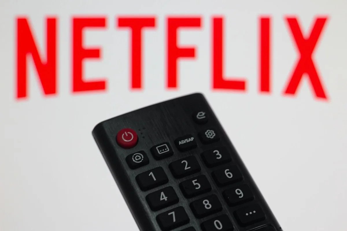 nflx-stock-flat-overnight:-netflix’s-‘largest-content-deal’-with-brazil-media-giant-globo-fails-to-sway-retail-ahead-of-earnings