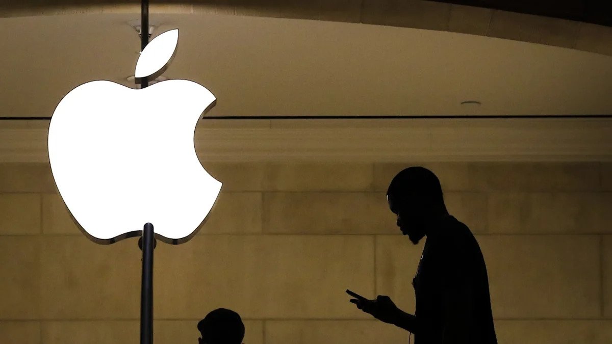 apple-now-trades-at-twice-nvidia’s-forward-p/e