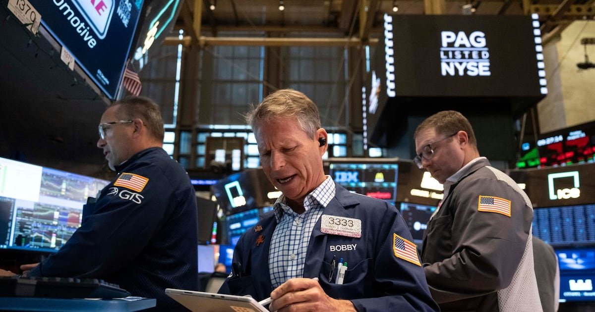 ai-stocks-drag-markets-down-worldwide-as-oil-prices-climb-to-their-highest-since-may