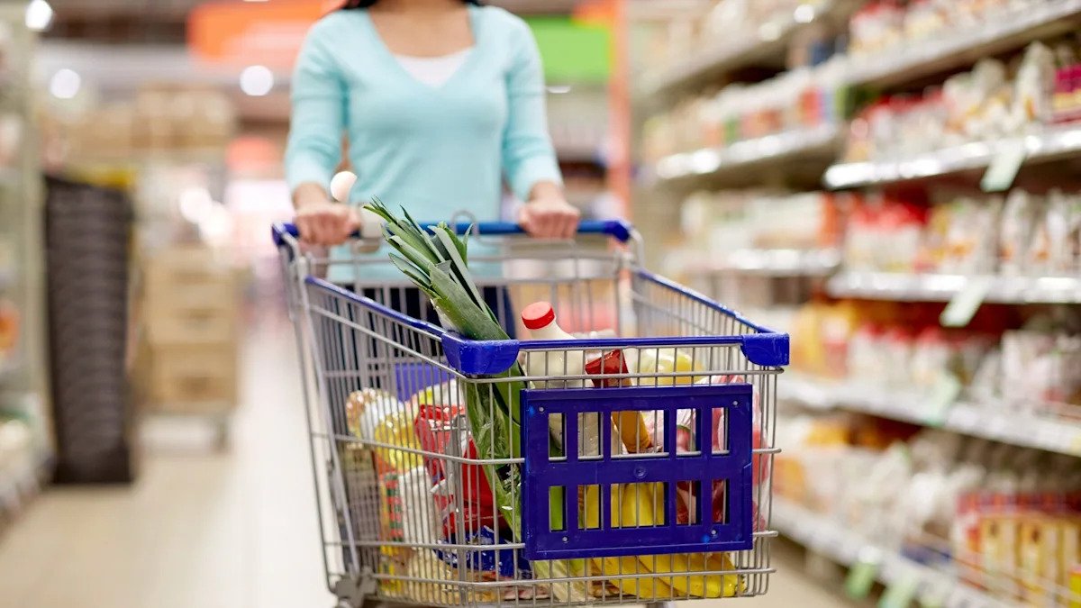 dollar-general-(dg)-stock-may-be-a-bargain-despite-sku-cuts